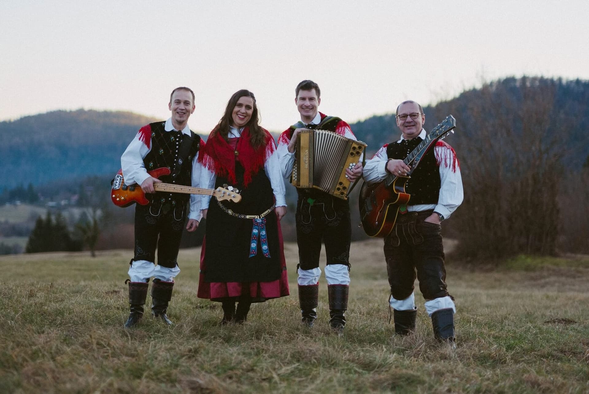 Ansambel Meh Ekspres skupinska slika