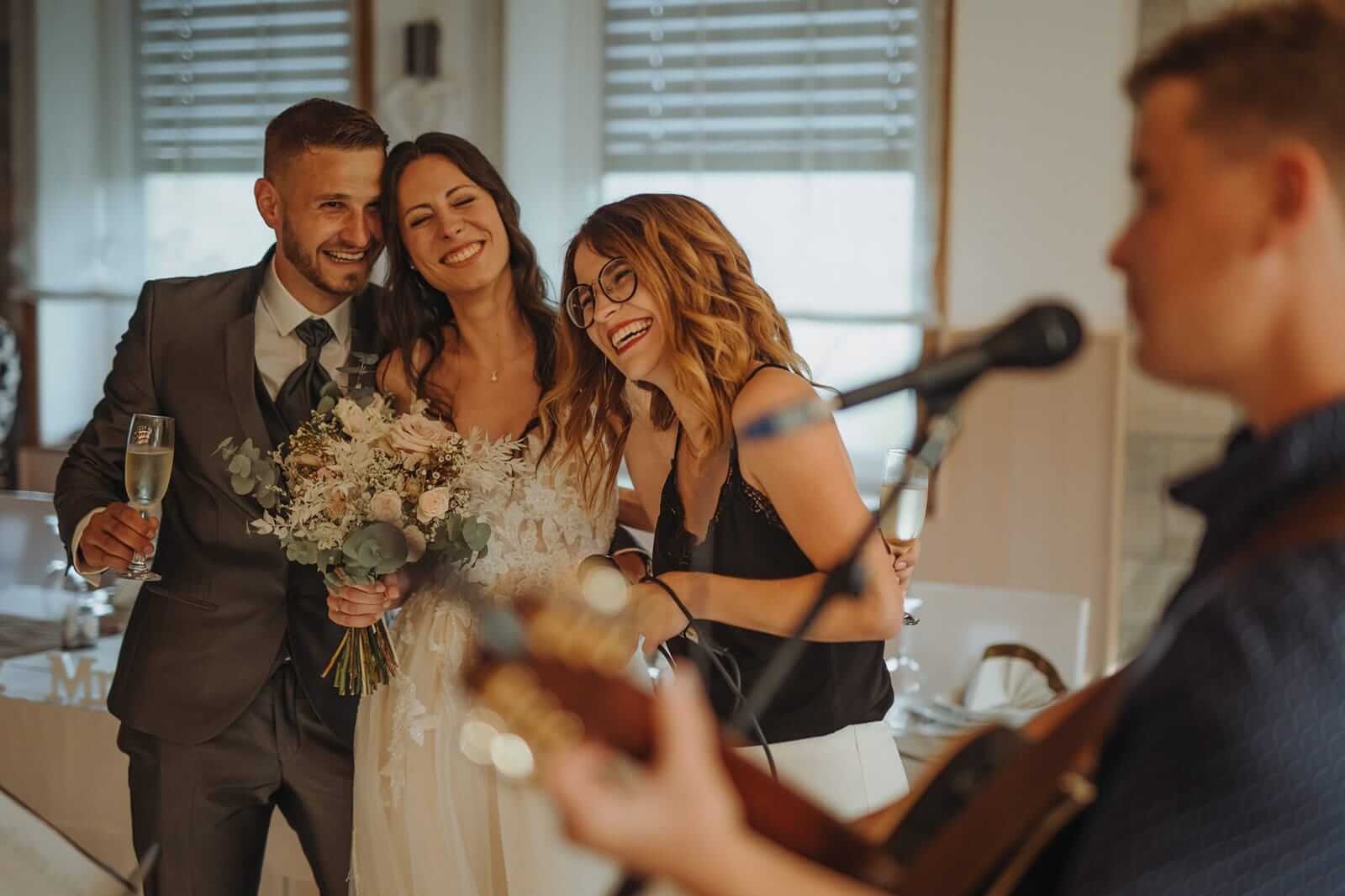 Duo poročni trenutek