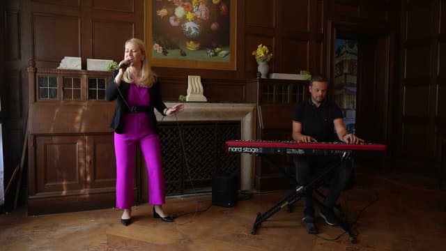 Larisa Kompan Music – Live Promo Video (petje na porokah & drugih dogodkih)
